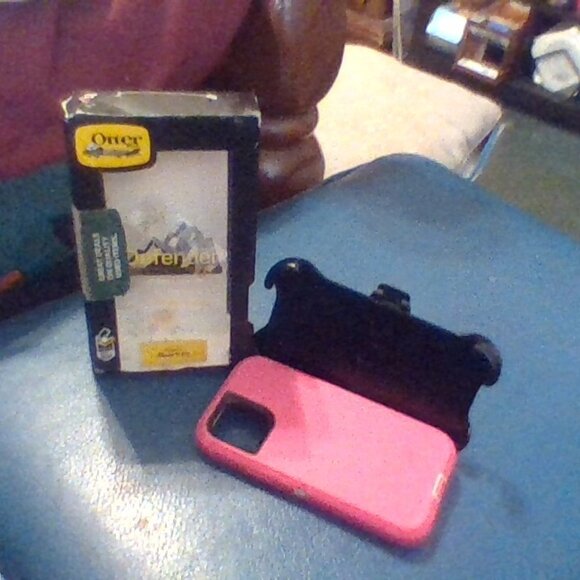 Otter box defendercase for iphone 11 Pro bester description below
